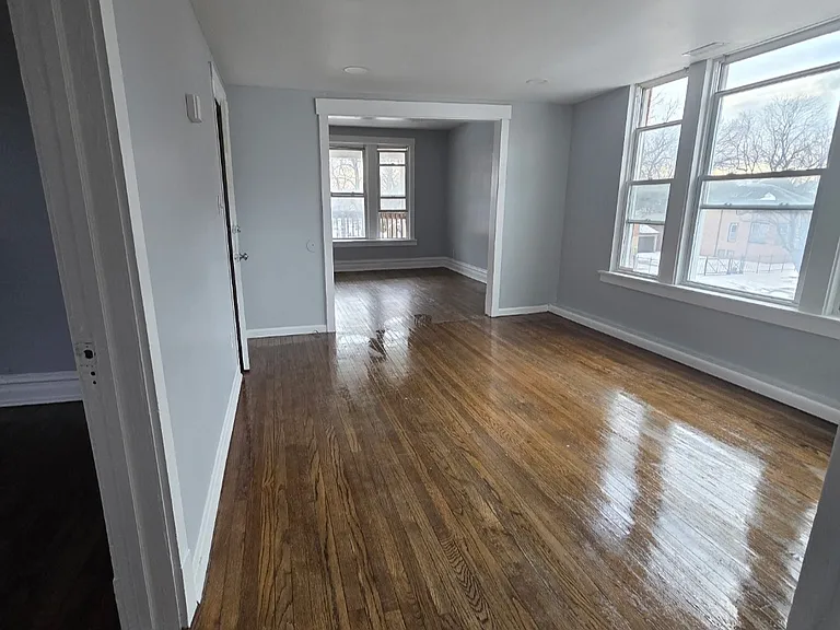 2704 E 77th St #2W — Photo 3