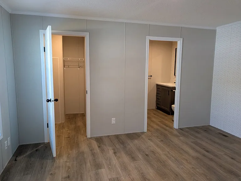 Avon Lakes Estates — Photo 12