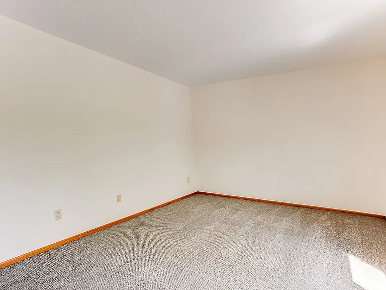 Cambridge Court Apartments — Photo 15