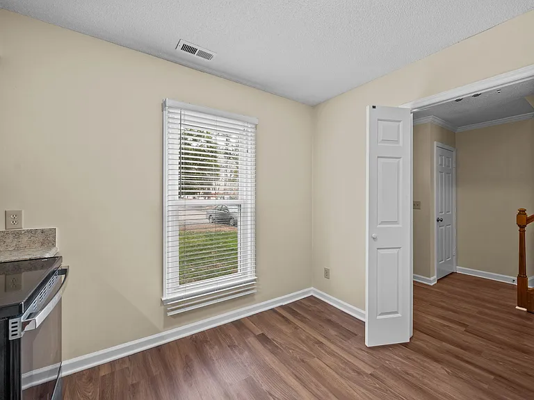 3112 Coachmans Way — Photo 10
