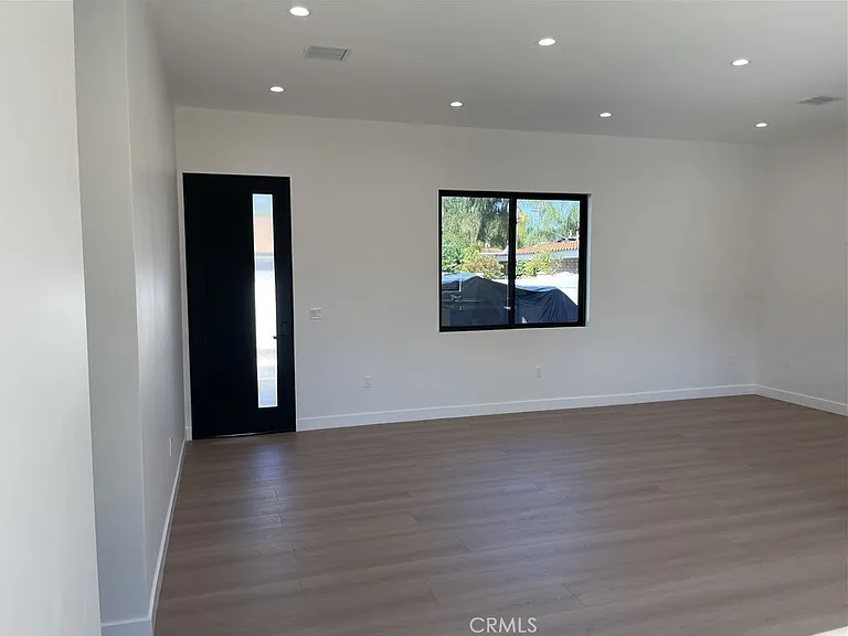 9626 Stonehurst Ave — Photo 6