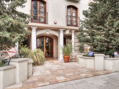 353 S Reeves Dr Unit 401, Beverly Hills, CA, 90212
