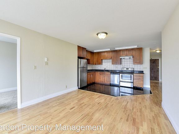 5th image of 2405 15th Ave APT 8