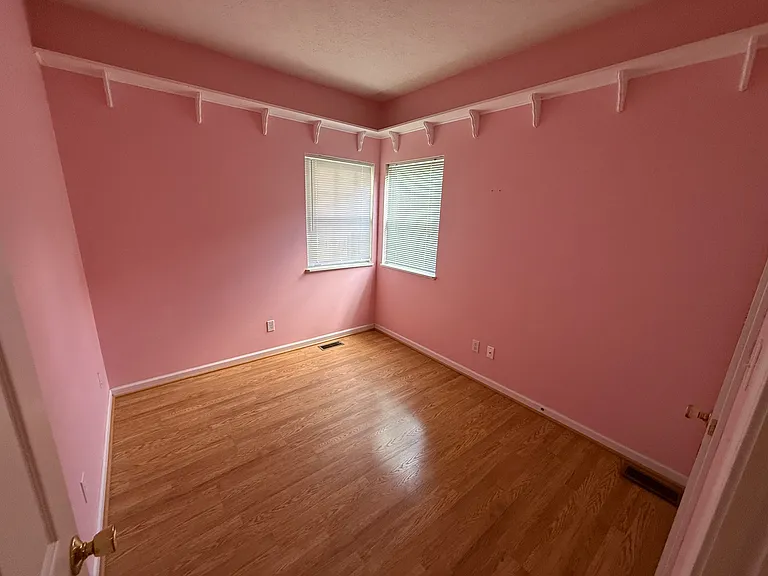 5866 Regency Dr — Photo 16