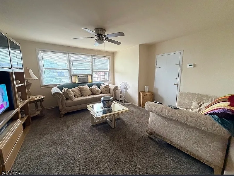 2 bed, 1.0 bath, $1,950 — Photo 3