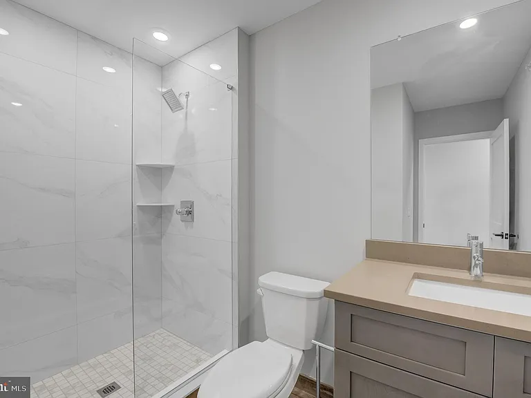1205 S 15th St #4D — Photo 4
