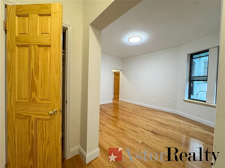36-01 31st Ave #4 — Photo 1