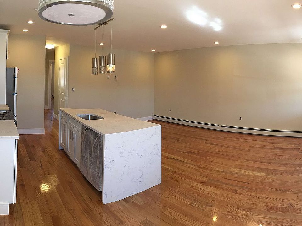 2nd image of 9911 Avenue