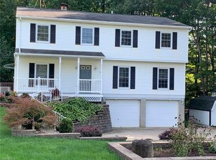 596 Bell Rd, Chagrin Falls, OH 44022