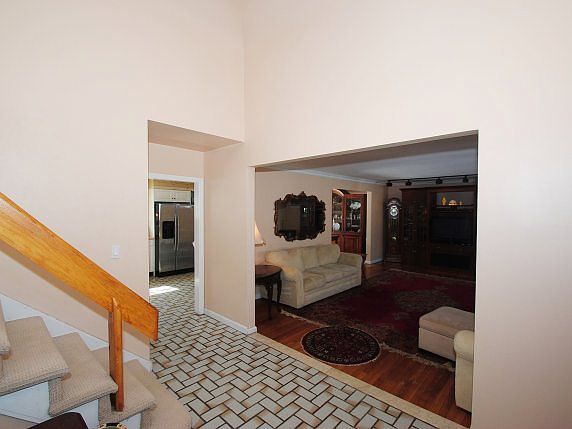 4th image of 1435 Park St