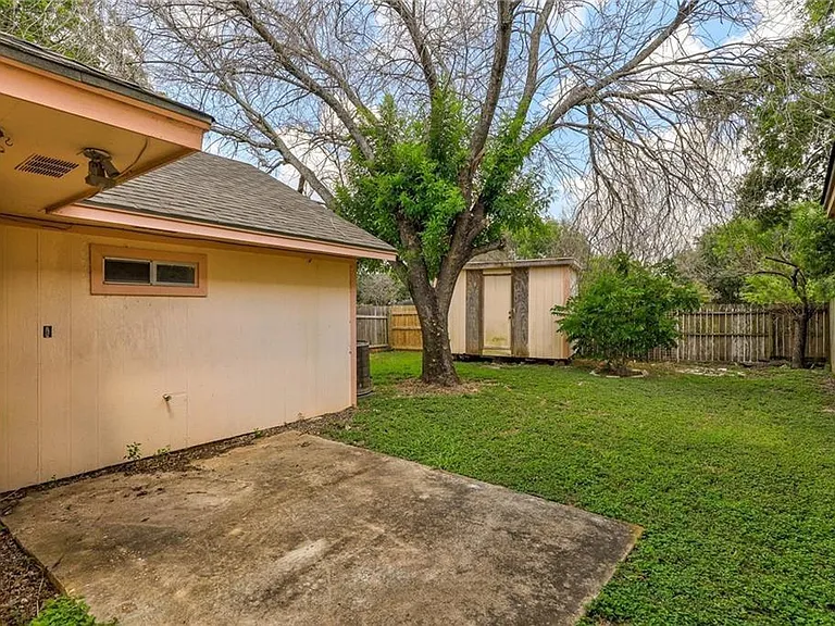 16821 Whitebrush Loop — Photo 21