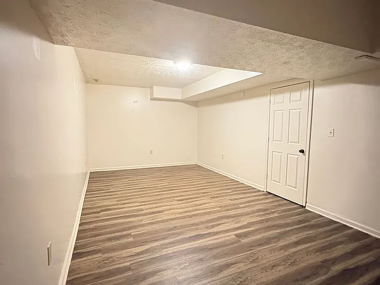 107 Madison Spgs — Photo 8