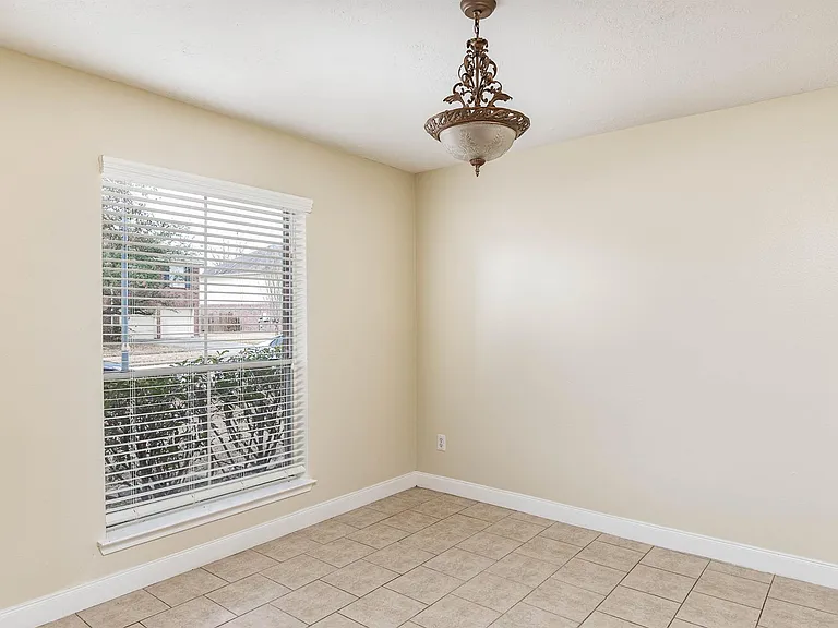 7910 Still Water St — Photo 5