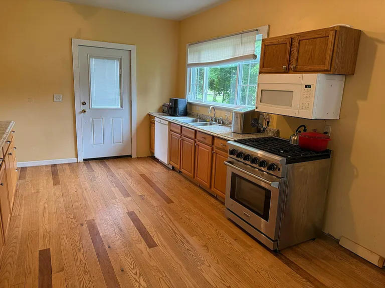 409 E Porter St — Photo 5