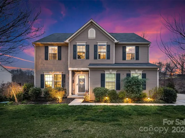 6940 Pin Oaks Dr, Denver, NC 28037