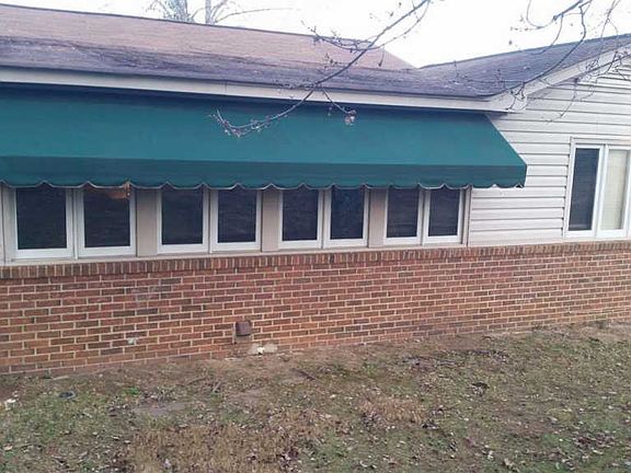 5th image of 420 Lakeside Cir