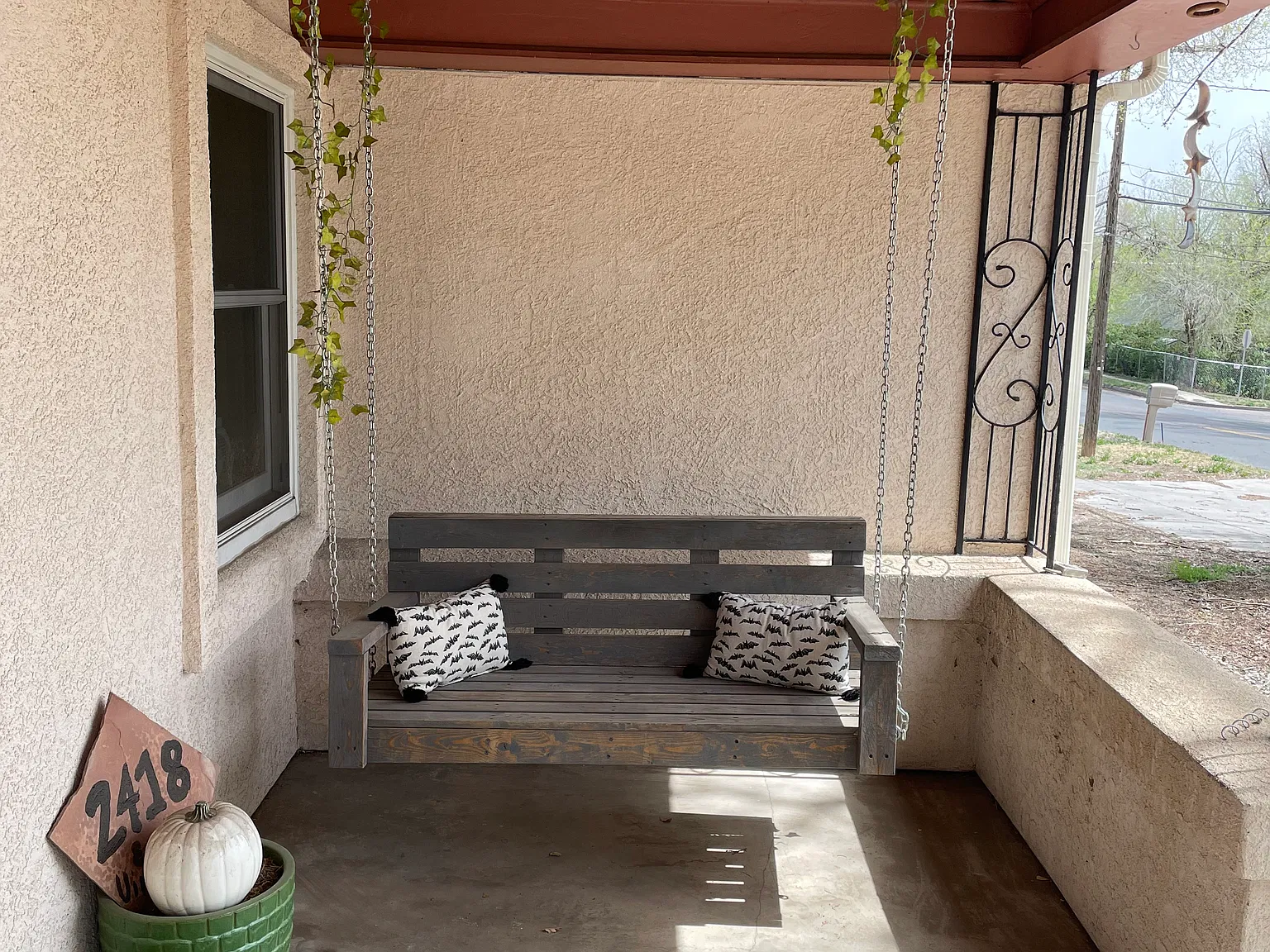 3 bed, 1227 sqft, $2,300 — Photo 3