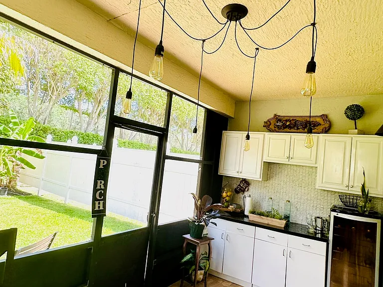 9205 Dupont Pl — Photo 22