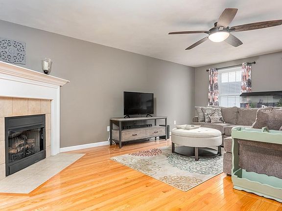 4th image of 19 Lindsay Way Unit 19