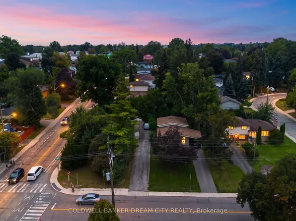 355 Sanatorium Rd, Hamilton, ON L9C 2A5
