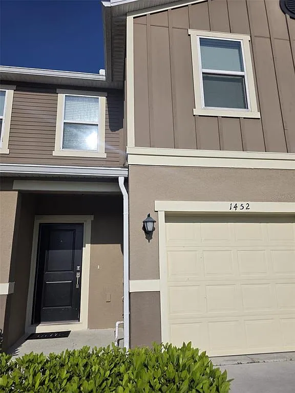 3 bed, 2.5 bath, 1446 sqft, $1,900 — Photo 2