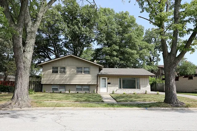 2338 183rd Pl photo 1