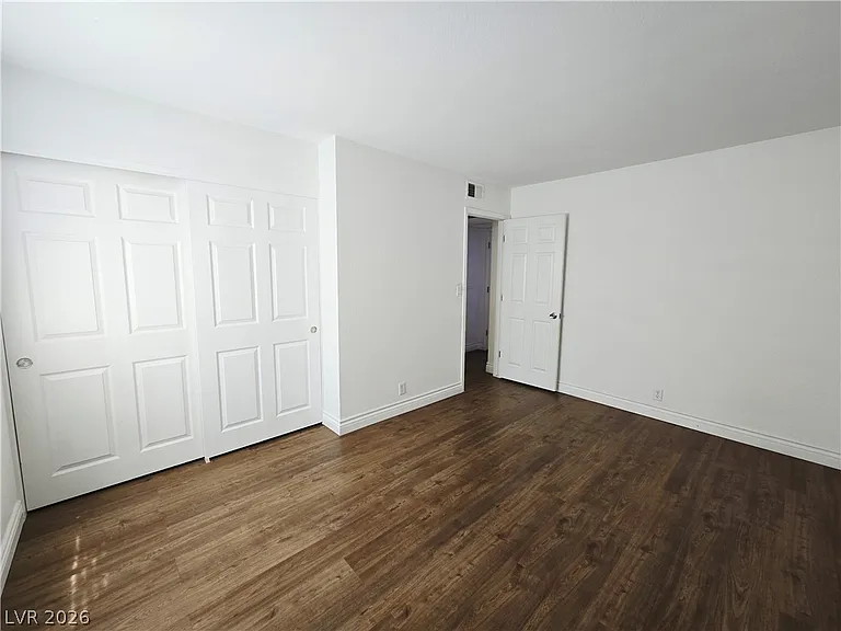 5081 River Glen Dr #104 — Photo 22