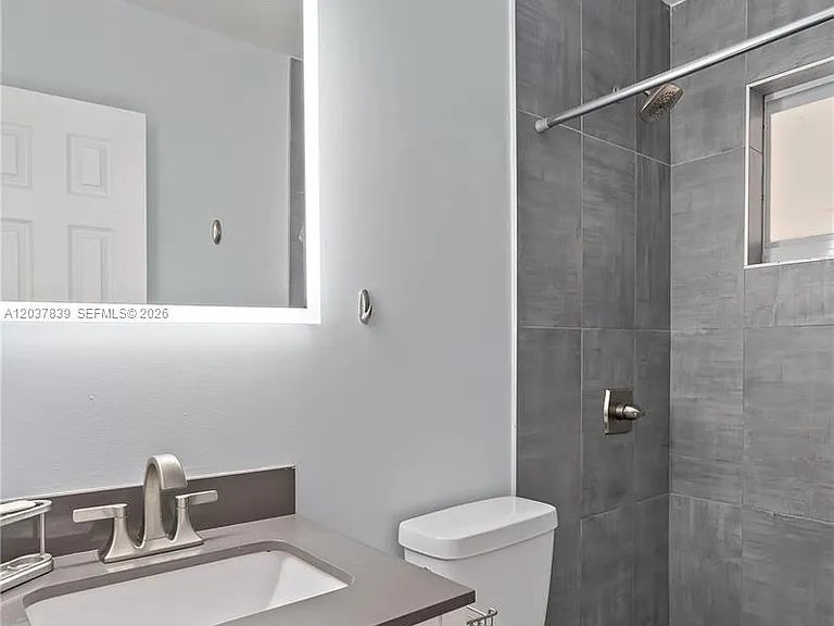 644 SW 7th Ct — Photo 32
