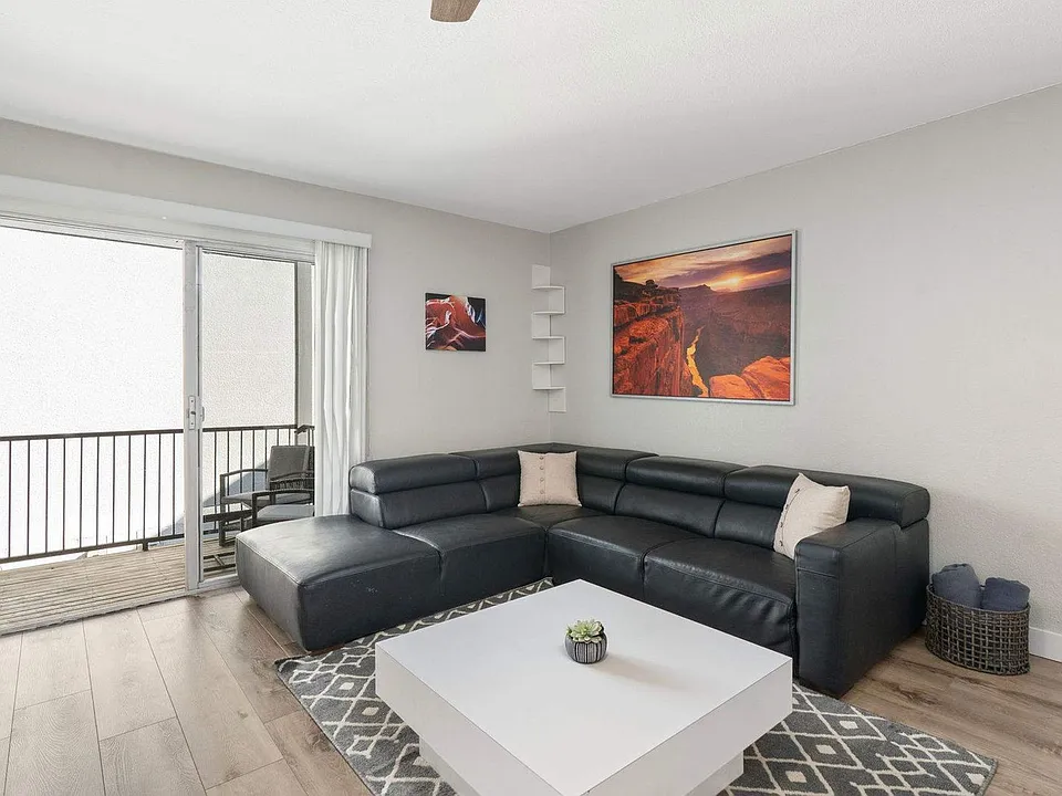 740 W Elm St #2-ID1363347P