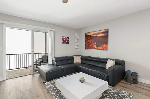 740 W Elm St #2-ID1363347P Photo 1