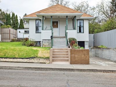 512 W 12th St, The Dalles, OR, 97058