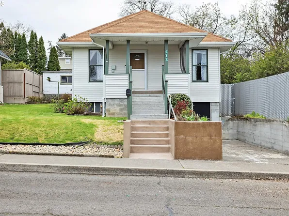 512 W 12th St, The Dalles, OR 97058