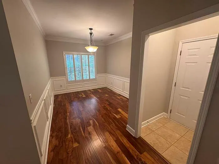 4 bed, 2.5 bath, 2000 sqft, $3,100 — Photo 4