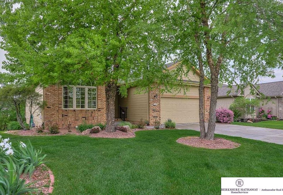 1st image of 2110 Creekside Dr