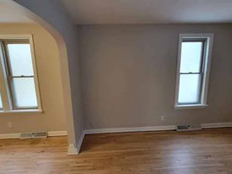 1316 Baxter Ave — Photo 4