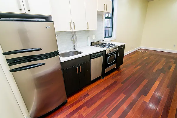 Rented by Nooklyn NYC LLC | media 24