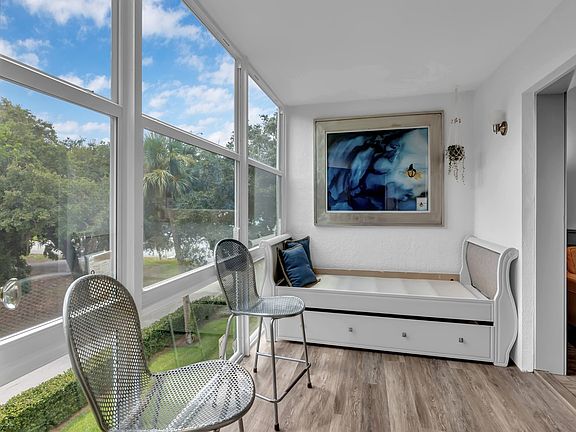 2nd image of 275 Date Palm Rd APT 304