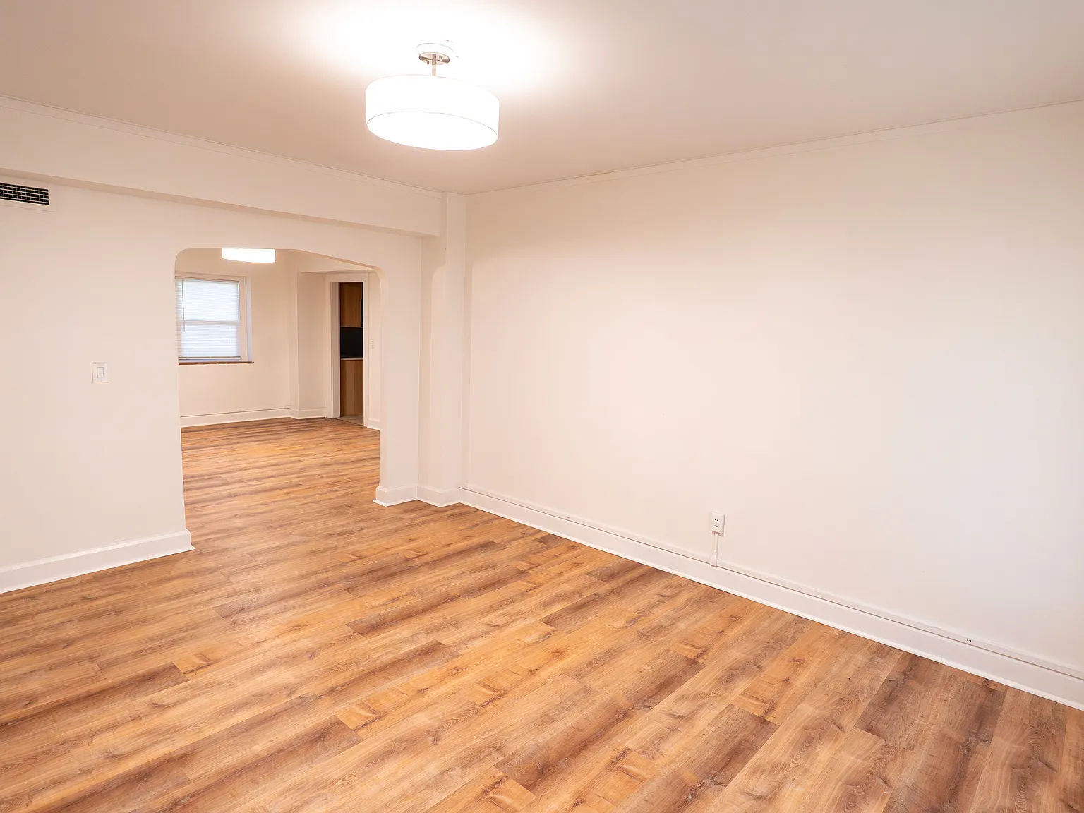 2 bed, 1300 sqft, $1,395 — Photo 2