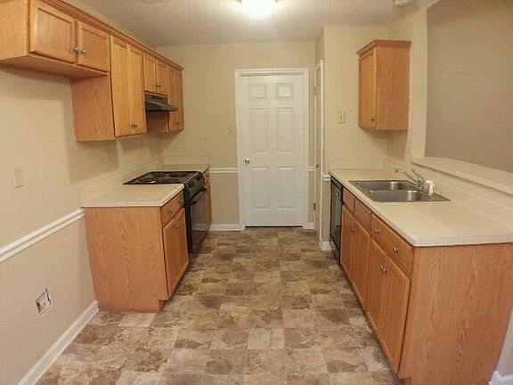 3rd image of 170 Garden View Dr