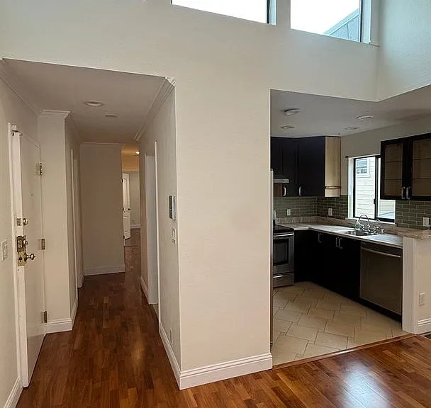 1415 Eddy St — Photo 6