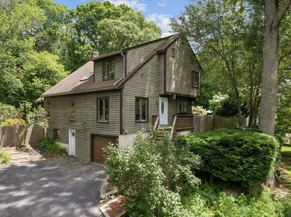 20 Pennacook St, Norfolk, MA 02056