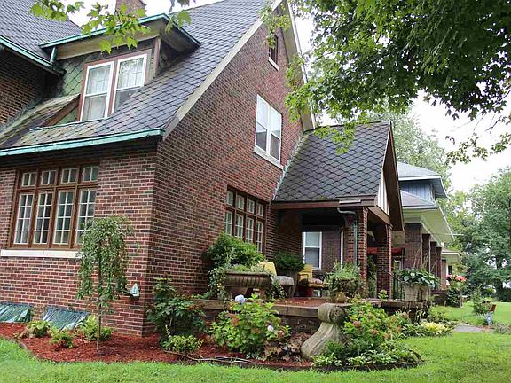 3rd image of 1309 E Park Dr
