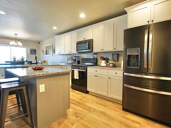 2nd image of 3059 Indian Scout Drive