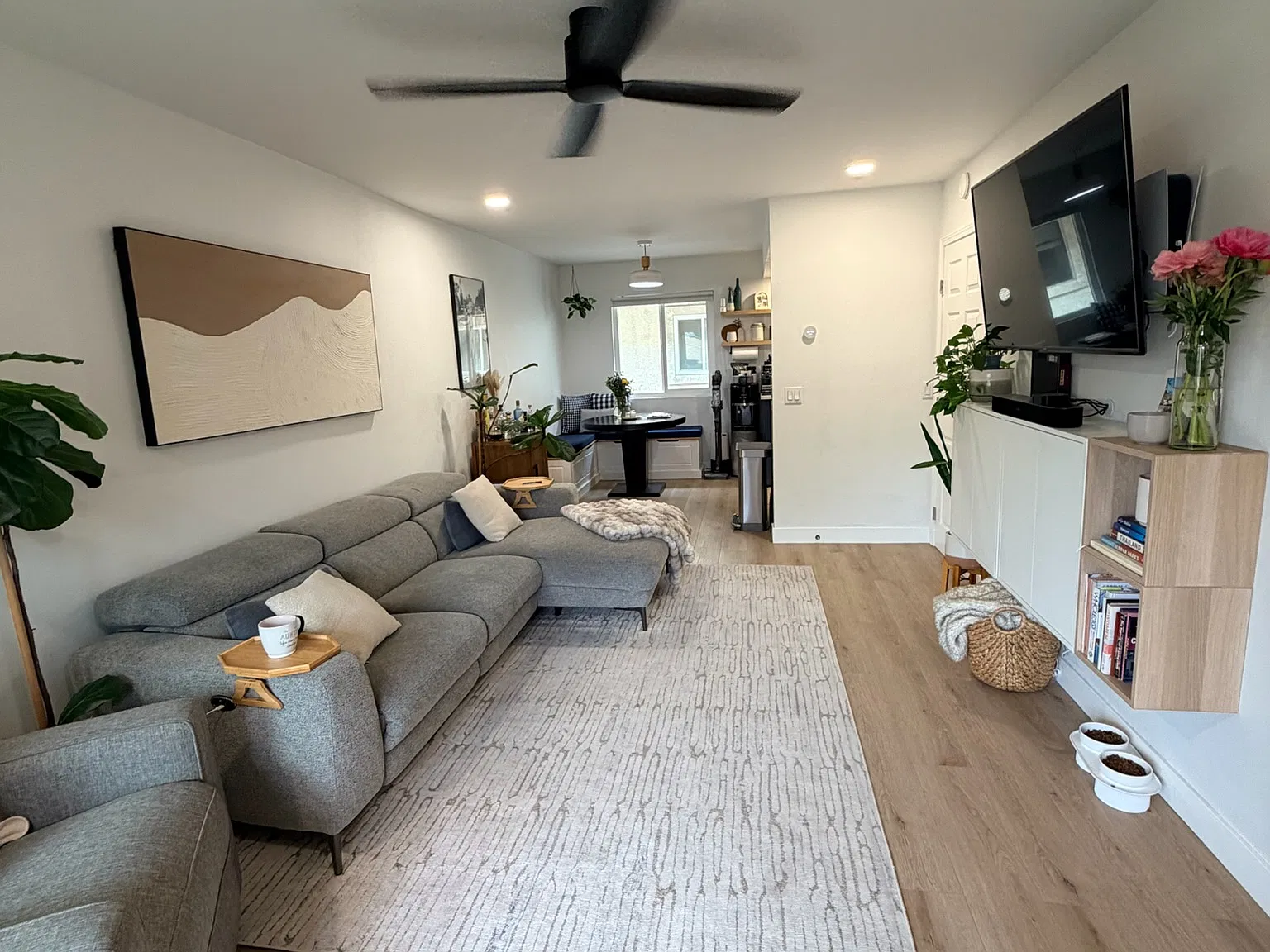 2 bed, 1.5 bath, 932 sqft, $2,500 — Photo 1