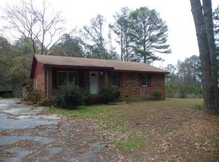 95 Baker Ln, Oxford, GA 30054