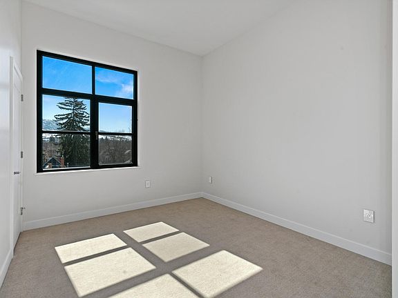 4th image of 265 S 4th St E #408