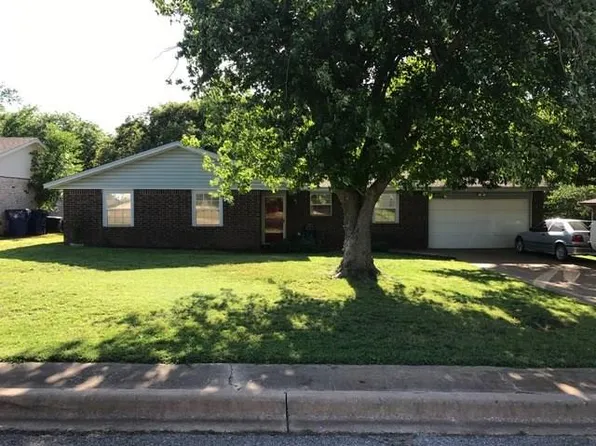 1017 Pinebrook Dr, Guthrie, OK 73044