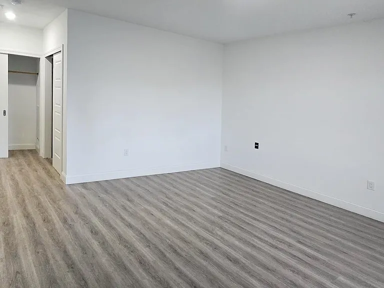 211 Baldwin Ave #403 — Photo 25