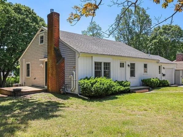13 Center Hill Rd, Kingston, MA 02364