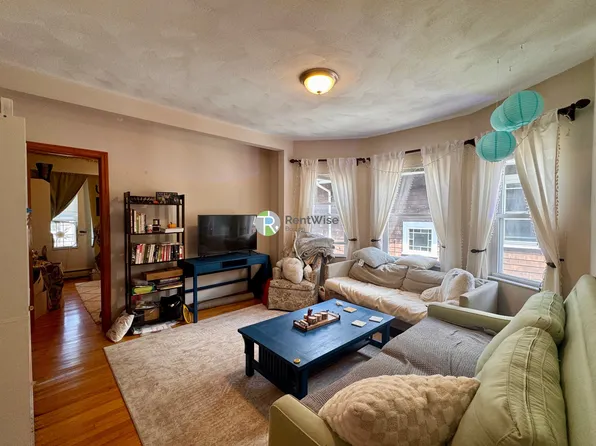 146 W Adams St, Somerville, MA 02144
